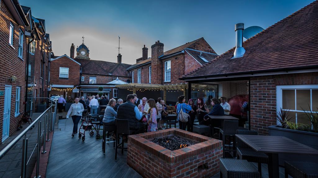 The Three Swans Hotel, Hungerford, Berkshire Eksteriør billede
