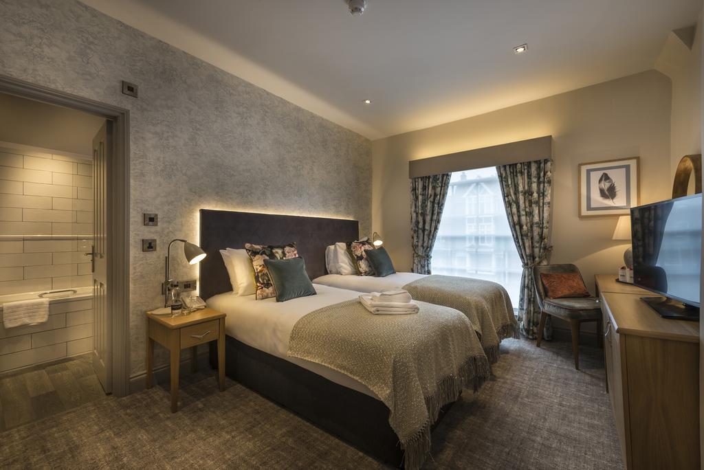 The Three Swans Hotel, Hungerford, Berkshire Eksteriør billede