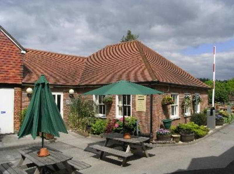 The Three Swans Hotel, Hungerford, Berkshire Eksteriør billede
